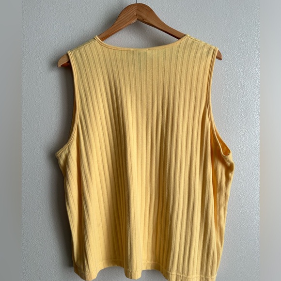 Vintage ribbed knit yellow sleeveless top size 48/ 3X - Picture 2 of 5